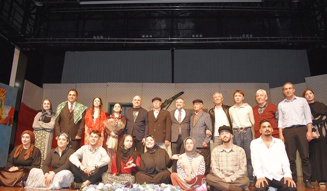 Yozgat’ta Kültürel Miras Sahneye Taşındı: “Bitirim Dünürlüğü” Oyunu İzleyiciden Tam Not Aldı