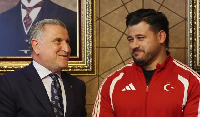 Bakan Osman Aşkın Bak, Avrupa Şampiyonu Milli Güreşçileri Kabul Etti: Yozgat’ın gururu Rıza’ya övgü!