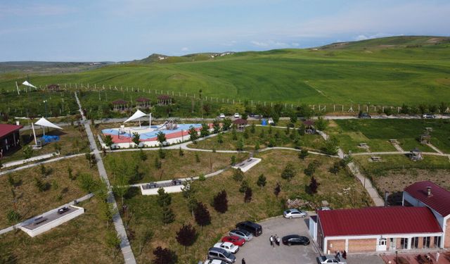 Saraykent Millet Bahçesi Bayramda Ziyaretçi Akınına Uğradı: Vatandaştan Başkan Köroğlu’na Teşekkür