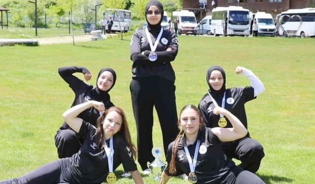 Çekerek Rafting Parkuru’nda Büyük Gurur: Yozgatlı Öğrenciler Türkiye Şampiyonu Oldu