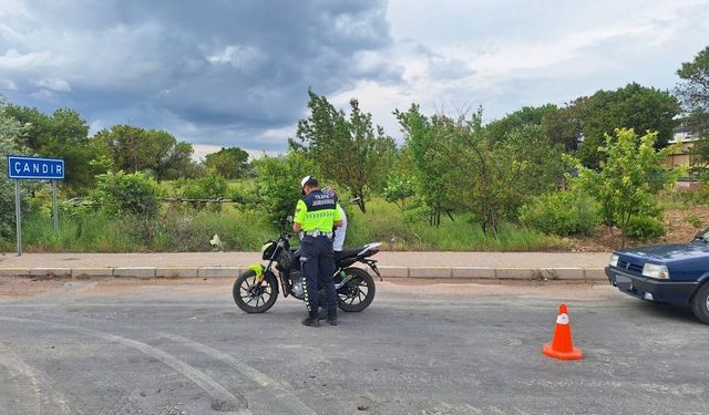 Çayıralan’da Trafik Denetimi: Kemer ve Kask Kuralını İhlal Edenlere 10 Bin TL’yi Aşan Ceza