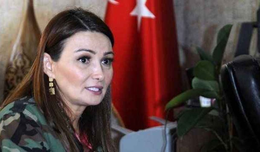 <p>Azerbaycan eski milletvekili Ganire Paşayeva'ın geçtiğimiz günlerde komaya girdiği duyurulmuştu. Akşam saatlerinde Ganire Paşayeva'dan acı haber geldi. Hayatını kaybettiği belirtilen Paşayeva'nın hayatına dair detaylar sevenleri tarafından araştırılıyor. İşte Azerbaycan milletvekili Ganire Paşayeva'nın yaşamı hakkında merak edilenler...</p>
