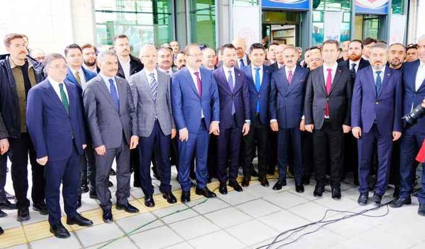 <p>Bu önemli proje, yaklaşık 1,4 milyon vatandaşın hızlı tren ile seyahat etme imkanına kavuşmasını sağladı.</p>