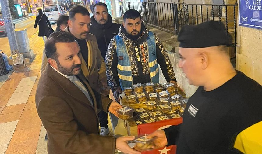 Yozgat Ülkü Ocakları vatandaşın kandilini kutladı