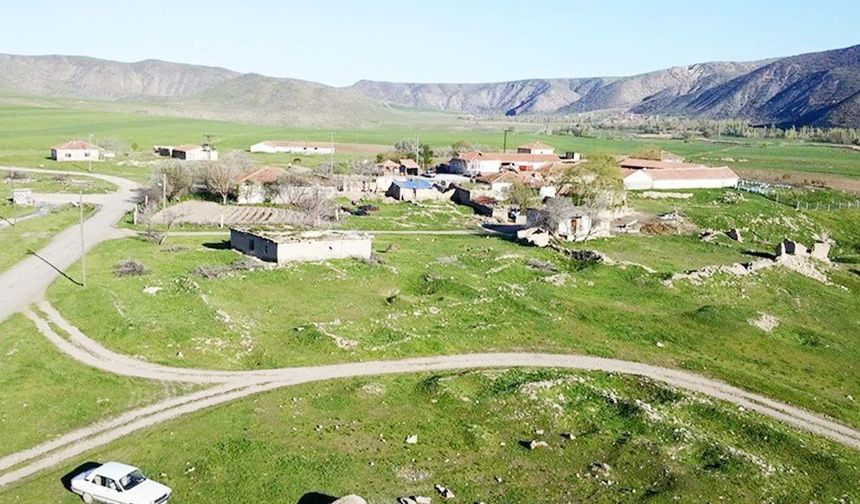 Yozgat Yerköy’de İcradan Satılık Mandıra ve Tarla!