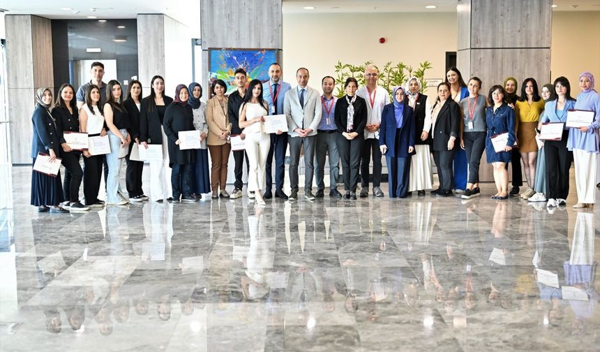 Etlik Şehir Hastanesi'nde Hemşirelere Branşlaşma ve Uzmanlık Eğitimi