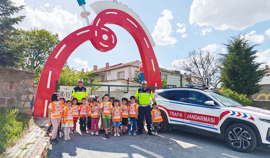 Yozgat’ta Miniklere Trafik Güvenliği Eğitimi: Geleceğin Sürücüleri Yetişiyor!