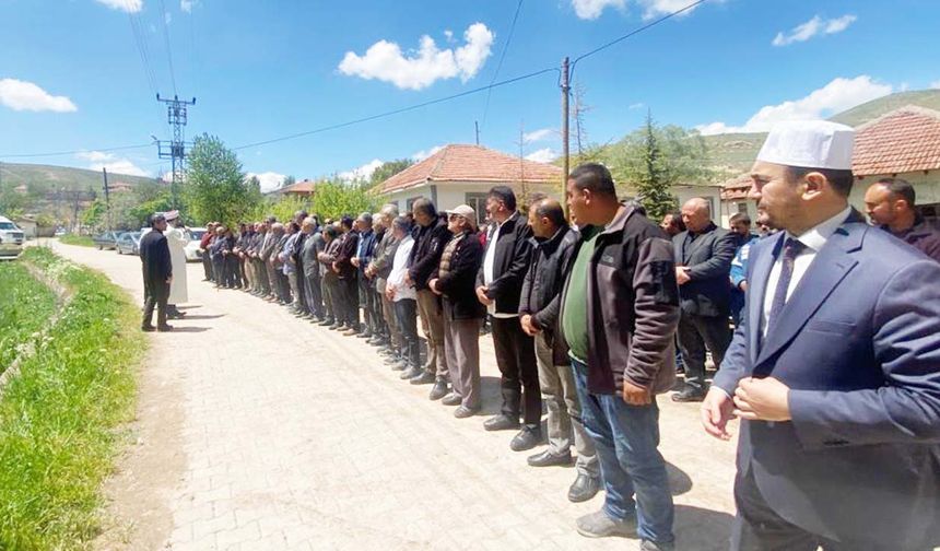 Eller Semaya Açıldı!