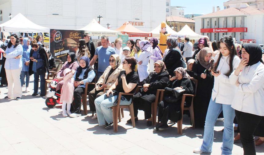 Cumhurbaşkanı Recep Tayyip Erdoğan’ın eşi Emine Erdoğan’ın öncülüğünde başlatılan program, Yozgat’ta vatandaşların yoğun ilgisiyle karşılandı.