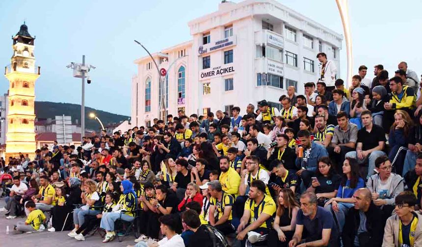 Yozgat meydanında Fenerbahçe coşkusu!
