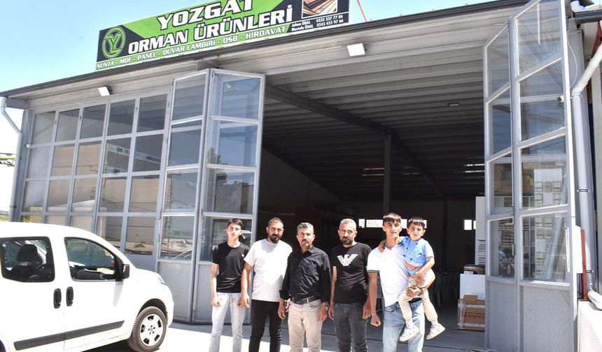 Orman Ürünleriyle Hizmet Veriyor