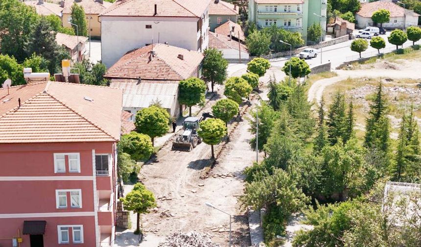 Yozgat’ta Sıcak Asfalt Çalışmaları Başladı! Belediye Başkanı Bilgi Verdi!