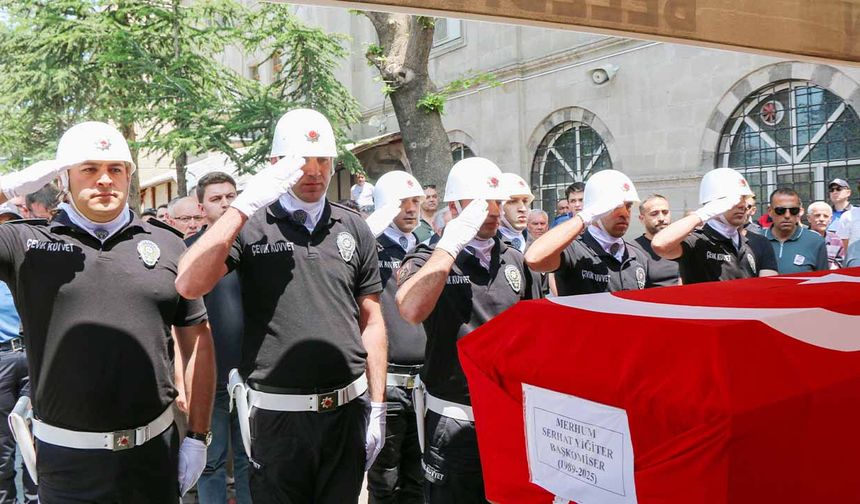 Kalp krizi hayattan koparmıştı! Yozgatlı komiser memleketinde son yolculuğuna uğurlandı!