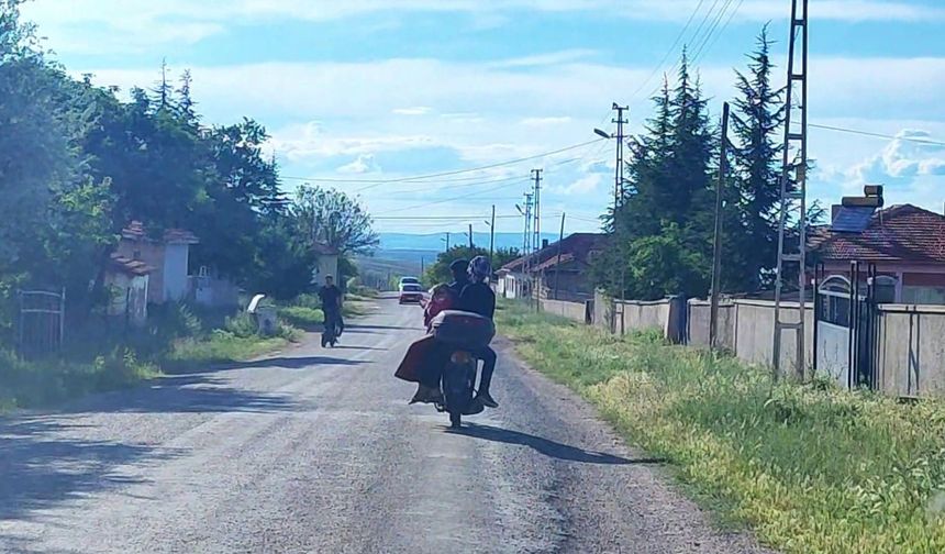 Trafiğe Aldırış Etmediler