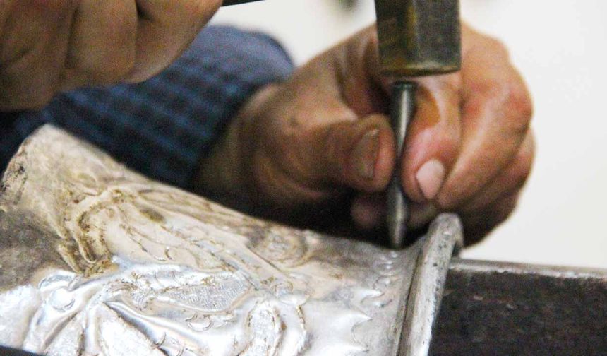 Çekiç sesinden çıkanlar mest ediyor!