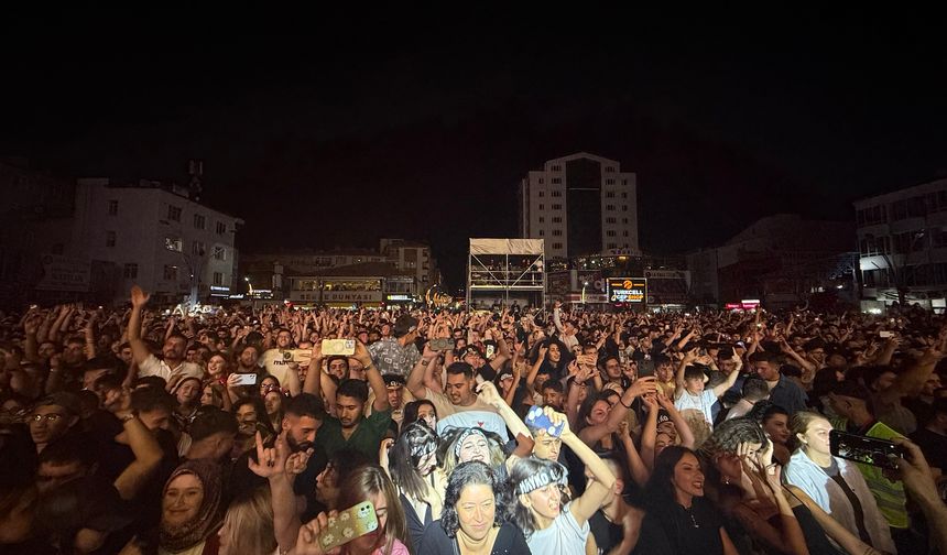Hayko Cepkin, Memleketi Yozgat’ta İlk Kez Konser Verdi