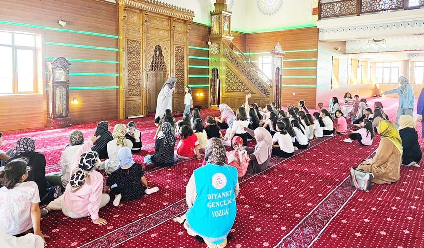 Öğrencilere Renkli Program…