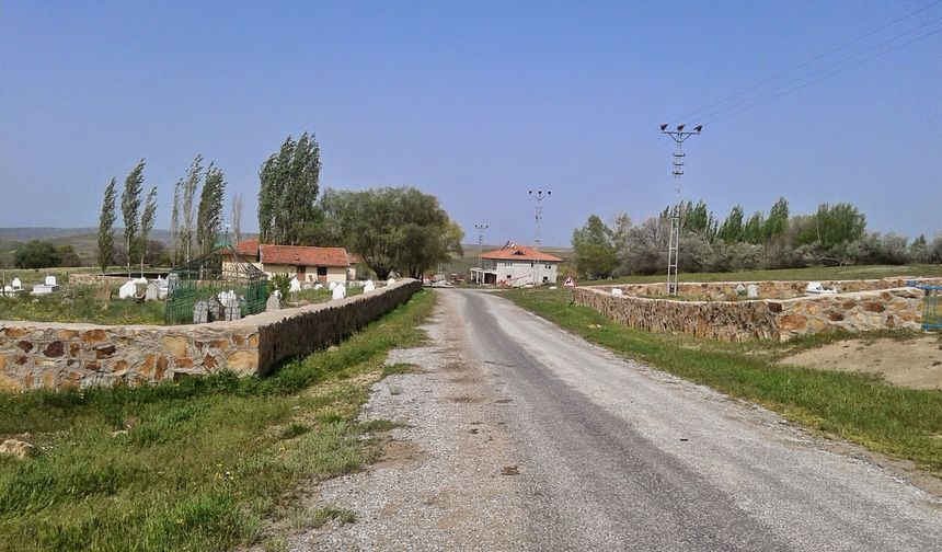 Yozgat Azizli Köyünde Mahkeme Satacak