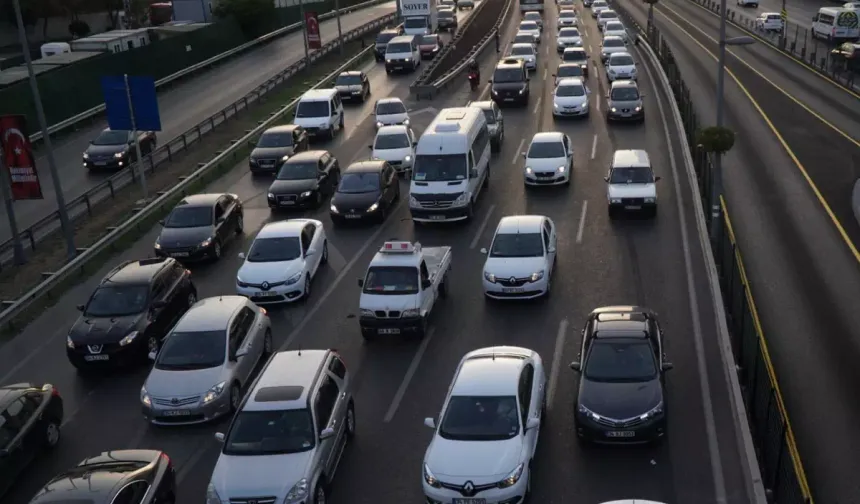 100 Km Yolculuk Maliyeti 2026: Elektrikli Araç mı Daha Ucuz, Benzin mi? Güncel Hesaplama