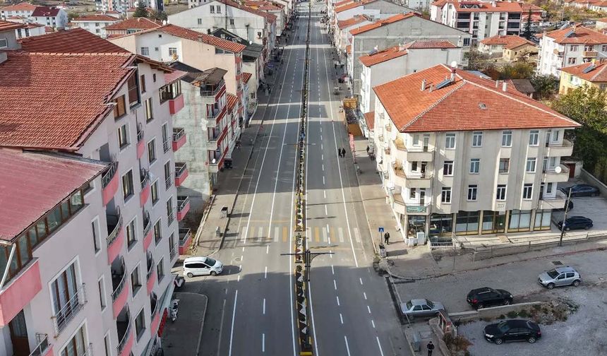 Çekerek’te Ana Caddelerde Yol Çizgileri Yenilendi: Trafik Daha Güvenli