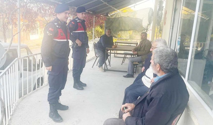 Jandarmada Yenifakılı’da: Dolandırıcılara Geçit Yok!