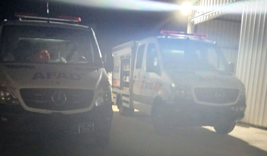 Yem Karma Makinasına Düştü