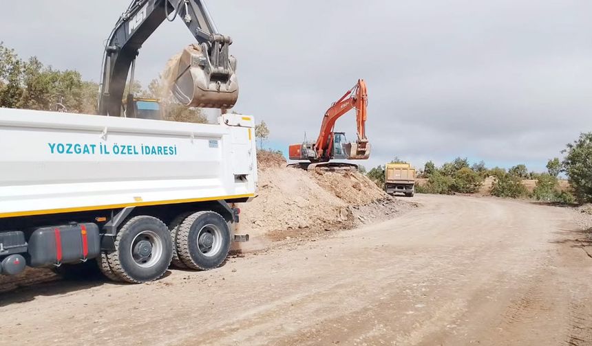 Altyapı ve Yol Çalışmaları Sürüyor