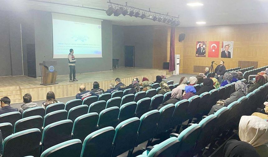 Sarıkaya’da 50 Vatandaşa Siber Güvenlik Dersi: Dijital Tuzağa Düşmeyin!