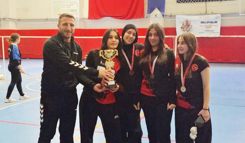 Çandır’da Genç Kızlar Badmintonda Yozgat Şampiyonu Oldu
