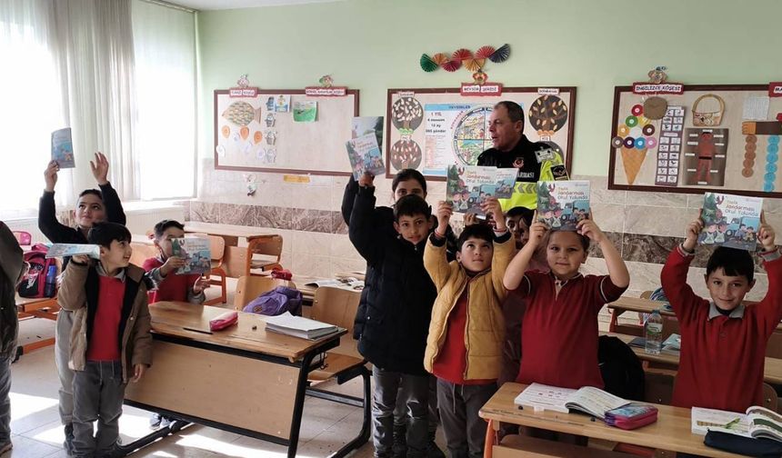 Sorgun Jandarma'dan İlkokul Öğrencilerine Trafik Eğitimi