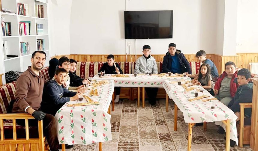 Şefaatli’de Gençlik Merkezi Buluşmaları Gönülleri Isıttı