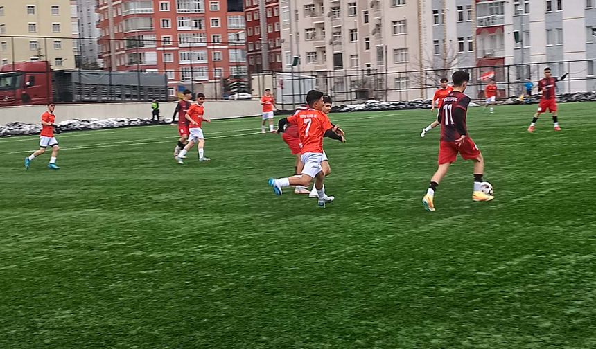 U 16 Liginde Namağlup Liderlik...