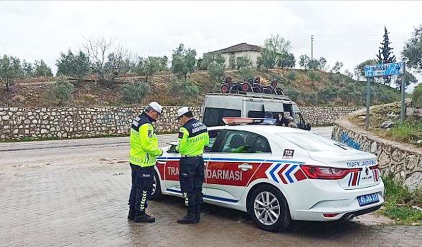 Yozgat’ta Jandarma Durdurdu, Ehliyetsiz Çıktı: Cezası Cep Yaktı