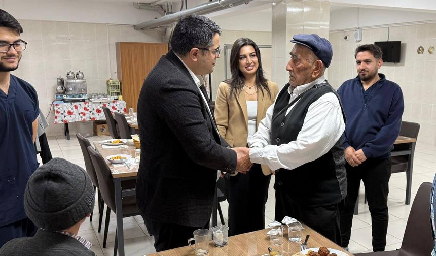 Akdağmadeni Kaymakamı Cafer Kaymakçı Huzurevinde Büyüklerle İftar Sofrasında Buluştu