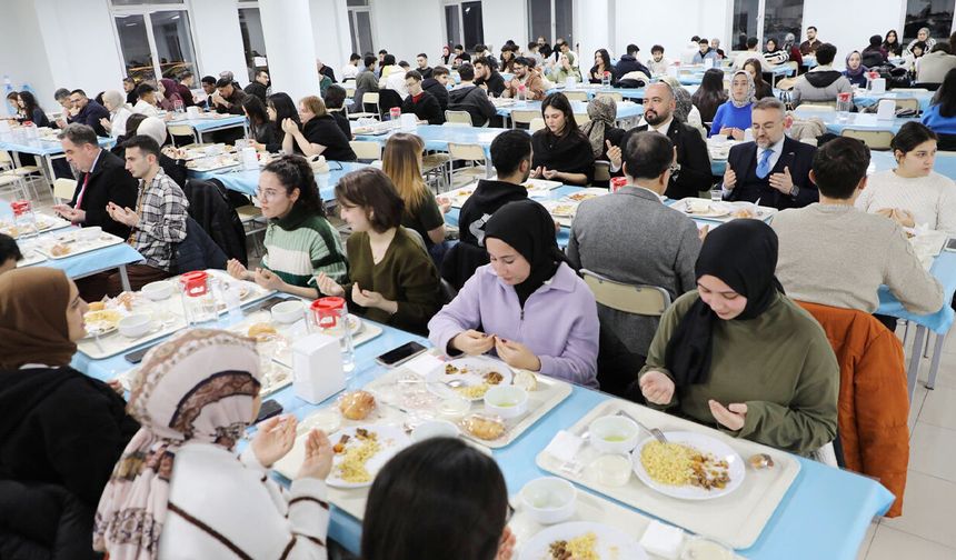 Aynı sofrayı paylaştılar