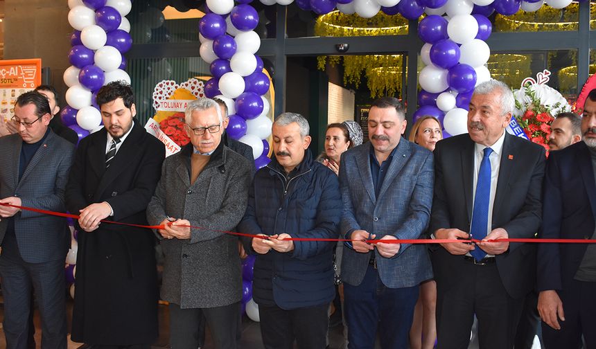 Açılışa yoğun katılım