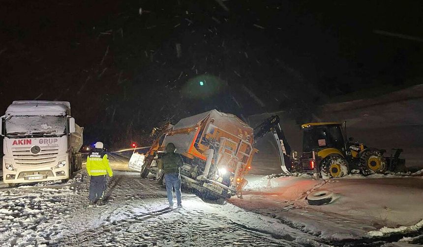 Herkes uyur onlar asla!