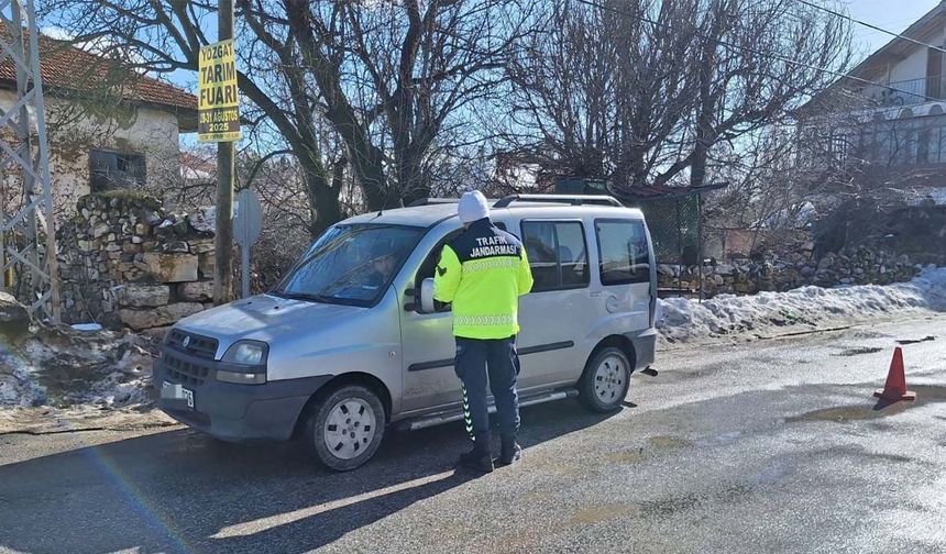 Çayıralan’da Jandarmadan Köy Yollarında Sıkı Denetim