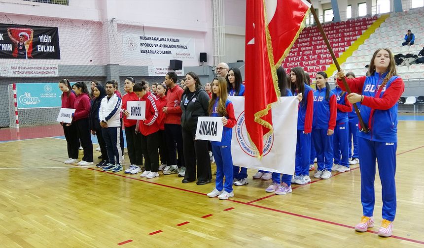 15 ilden 224 sporcu geldi..