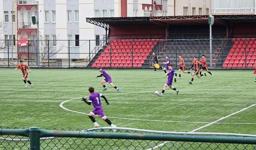 288 Sporcu Sahada Ter Döküyor