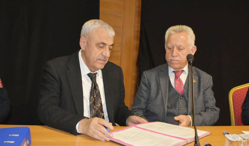 Başkan Arslan imzayı attı!