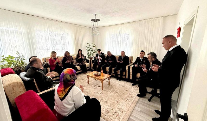 Akdağmadeni Kaymakamı Cafer Kaymakçı’dan Şehit Ailesine Bayram Ziyareti