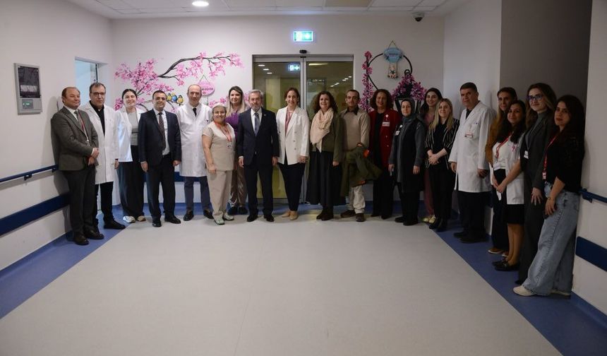 Ankara Üniversitesi Rektörü Prof. Dr. Necdet Ünüvar’dan Onkoloji ve Çocuk Hastanesine Ziyaret