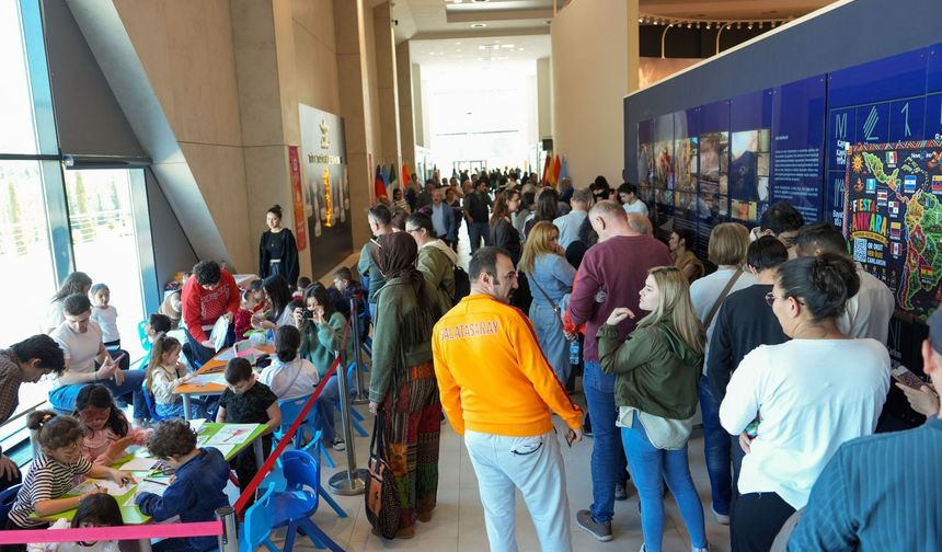 Etimesgut’ta Latin Rüzgârı: Fiesta Ankara Kültür ve Sanat Festivali Renkli Görüntülere Sahne Oldu