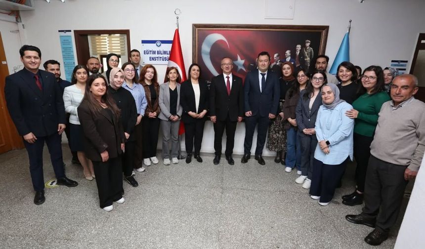 Gazi Üniversitesi Rektörü Uğur Ünal Öğrencilerle Buluştu