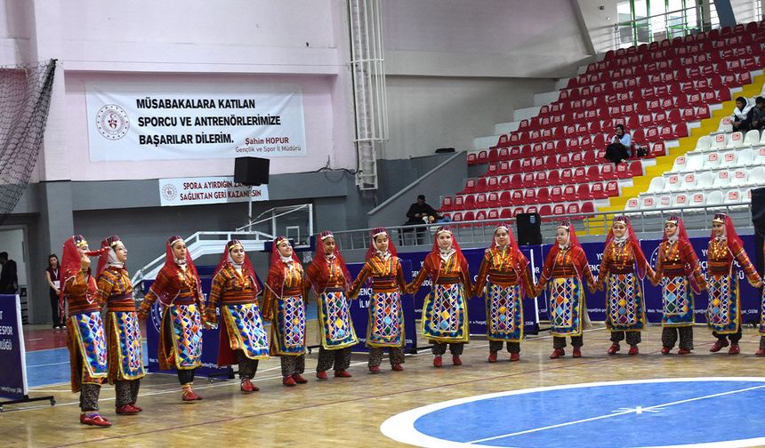 Kültür ve Sanat Sahneye Taşındı