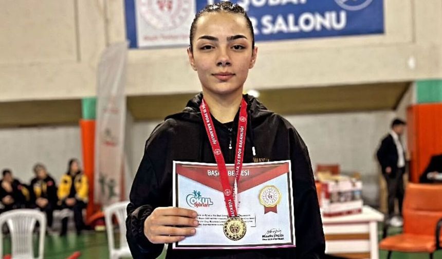 Yerköy Atatürk İmam Hatip Ortaokulu Öğrencisi Hira Nur Çıtak Grup Şampiyonu Oldu