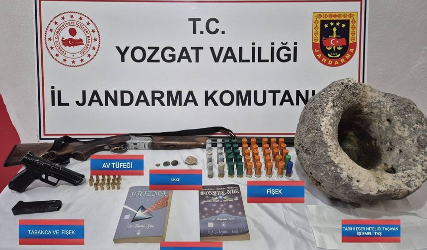 Yozgat’ta Kaçak Kazı Operasyonu: Silah ve Tarihi Eserler Ele Geçirildi