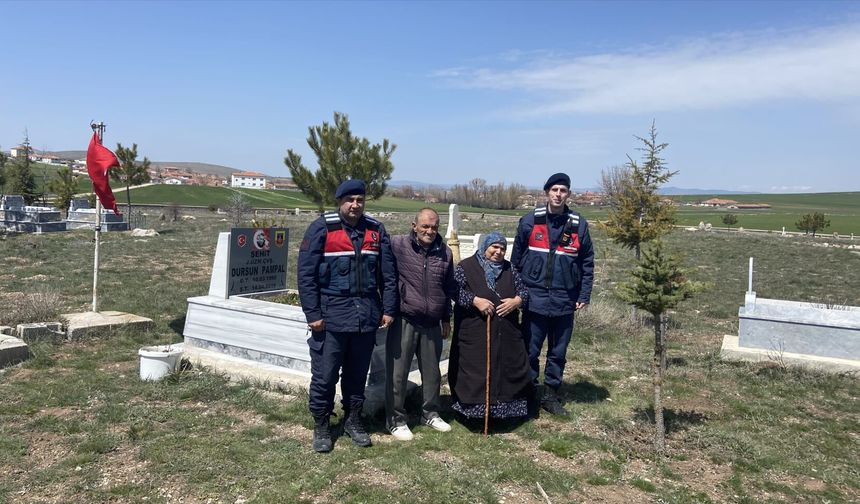 Yozgat’ta Şehit Ailesine Jandarmadan Destek: Kabir Ziyareti Sağlandı