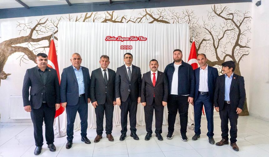 Akdağmadeni’nde Bayramlaşma Programı Yoğun Katılımla Gerçekleşti